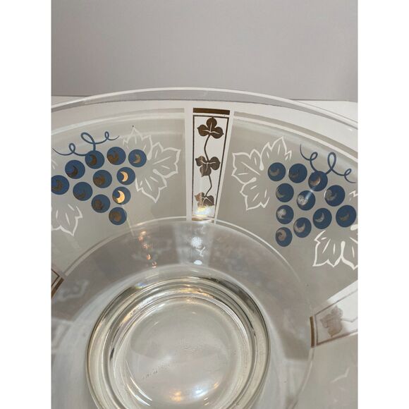 1950's Anchor Hocking Grapevine Pattern Chip Salad Fruit Decorative Bowl - Picture 9 of 10